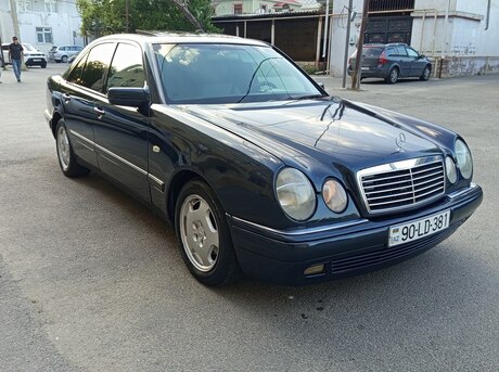 Mercedes E 240 1999