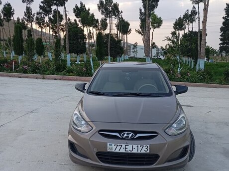 Hyundai Accent 2012