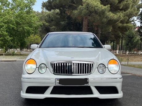 Mercedes E 240