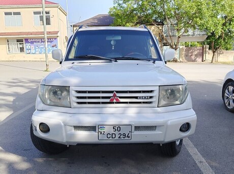 Mitsubishi Pajero io