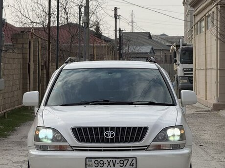 Toyota Harrier 2000