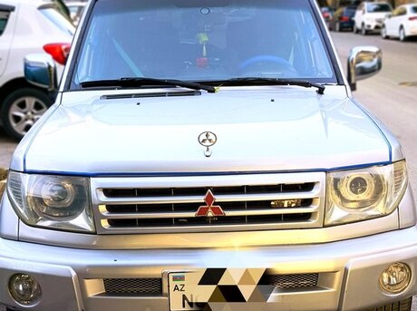 Mitsubishi Pajero io 1998