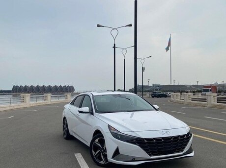 Hyundai Elantra 2023