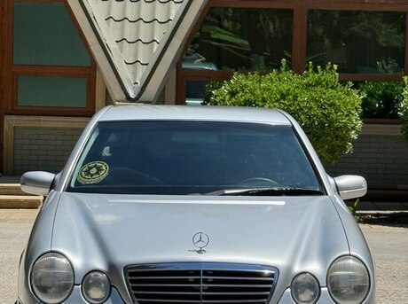 Mercedes E 240 2002