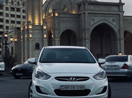 Hyundai Accent 2012
