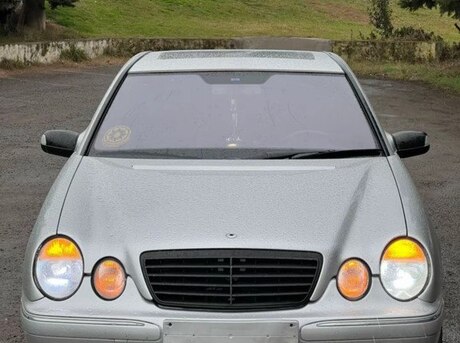 Mercedes E 220 d 2001