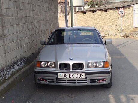 BMW 320 1992