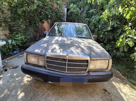 Mercedes 190 1990