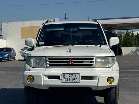 Mitsubishi Pajero io