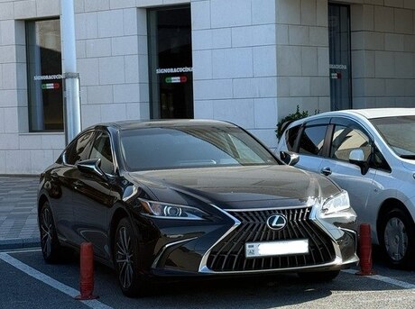 Lexus ES 200 2022