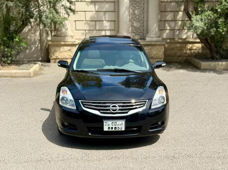 Nissan Altima 2012