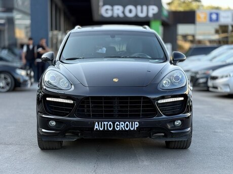 Porsche Cayenne GTS 2012