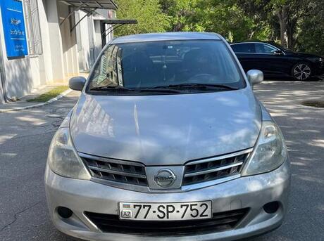Nissan Tiida 2012