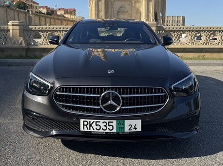 Mercedes E 300 e 2022