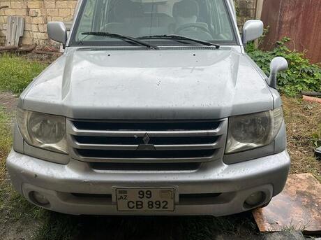 Mitsubishi Pajero io