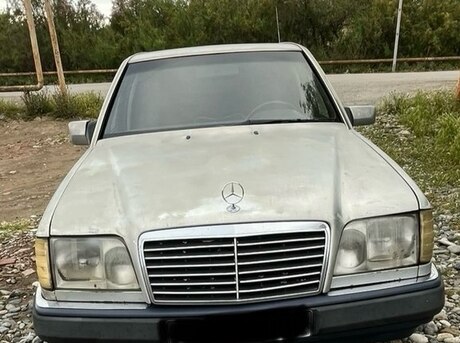 Mercedes E 220 1993