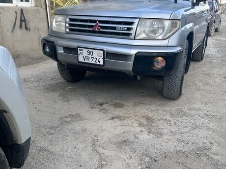 Mitsubishi Pajero io 1999