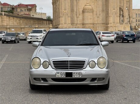 Mercedes E 270 2000