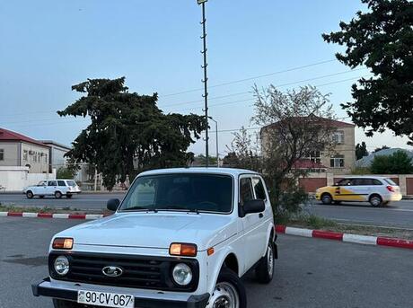 LADA (VAZ) Niva 2015