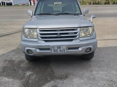 Mitsubishi Pajero io