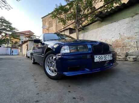 BMW 318 1992