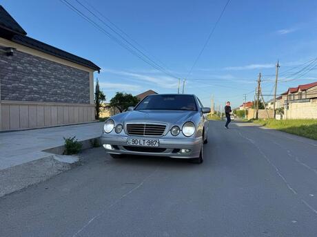 Mercedes E 220 d 2000