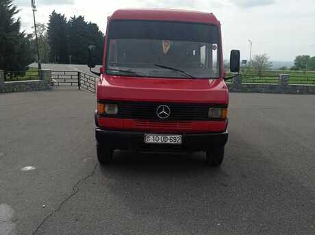 Mercedes 609 D 1990