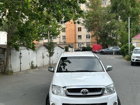 Toyota Hilux 2011