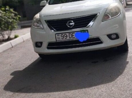 Nissan Sunny 2012