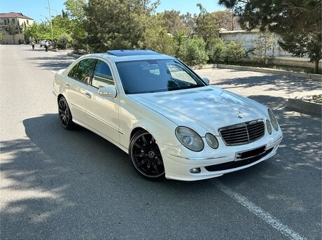 Mercedes E 240 2005
