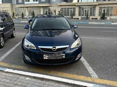 Opel Astra 2011
