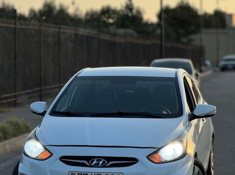 Hyundai Accent 2012
