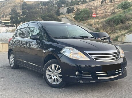 Nissan Tiida 2011