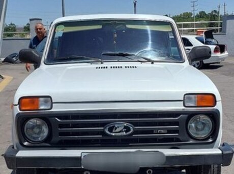 LADA (VAZ) Niva 2002