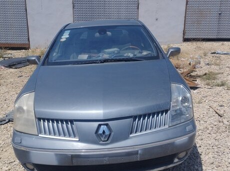 Renault  2002