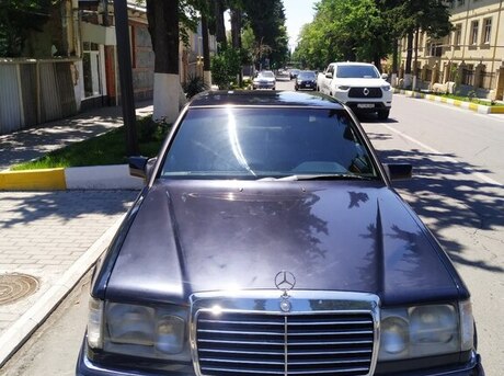 Mercedes E 300 d 1990