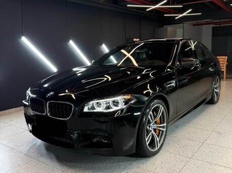 BMW M5 2012