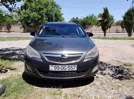 Opel Astra 2011