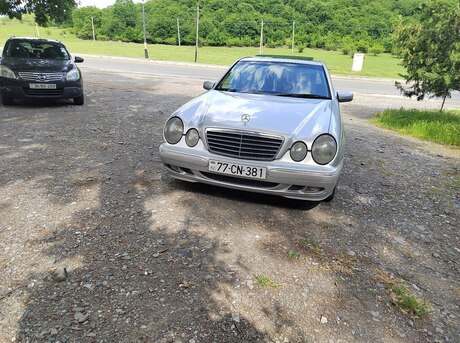 Mercedes E 240 2000