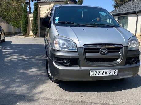 Hyundai H-1 2013