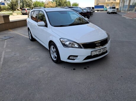 Kia  2011