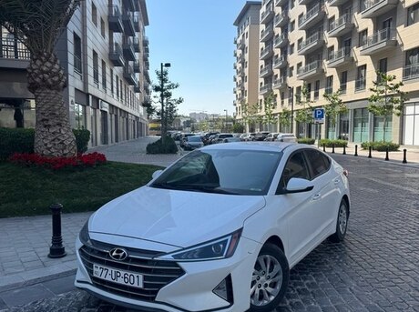 Hyundai Elantra 2020