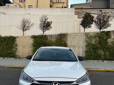 Hyundai Elantra 2019
