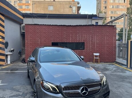 Mercedes E 300 4MATIC 2017