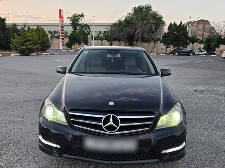 Mercedes C 300 4MATIC 2012