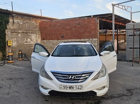 Hyundai Sonata 2011