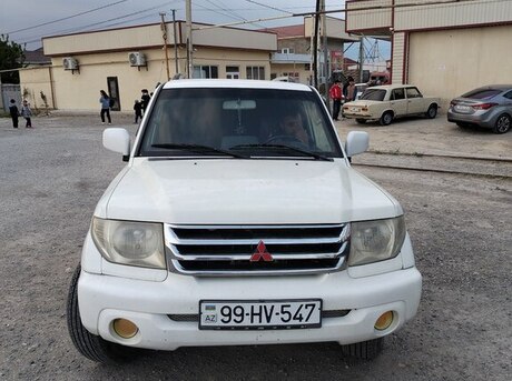 Mitsubishi Pajero io