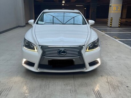 Lexus LS 460