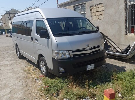 Toyota HiAce 2011