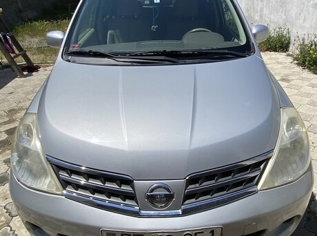 Nissan Tiida 2012